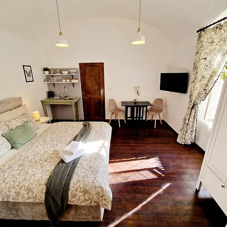 Helena Old Town Appartement *
