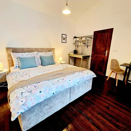 Helena Old Town كَشّا